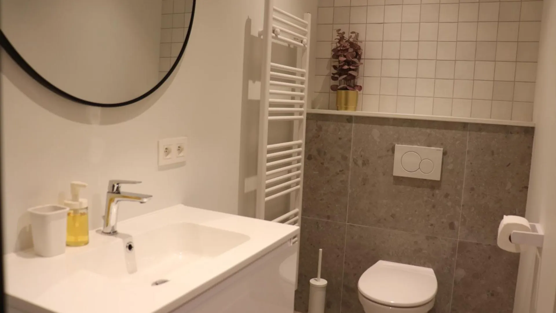 Cozy Room In The Heart Of Ghent I Apartman