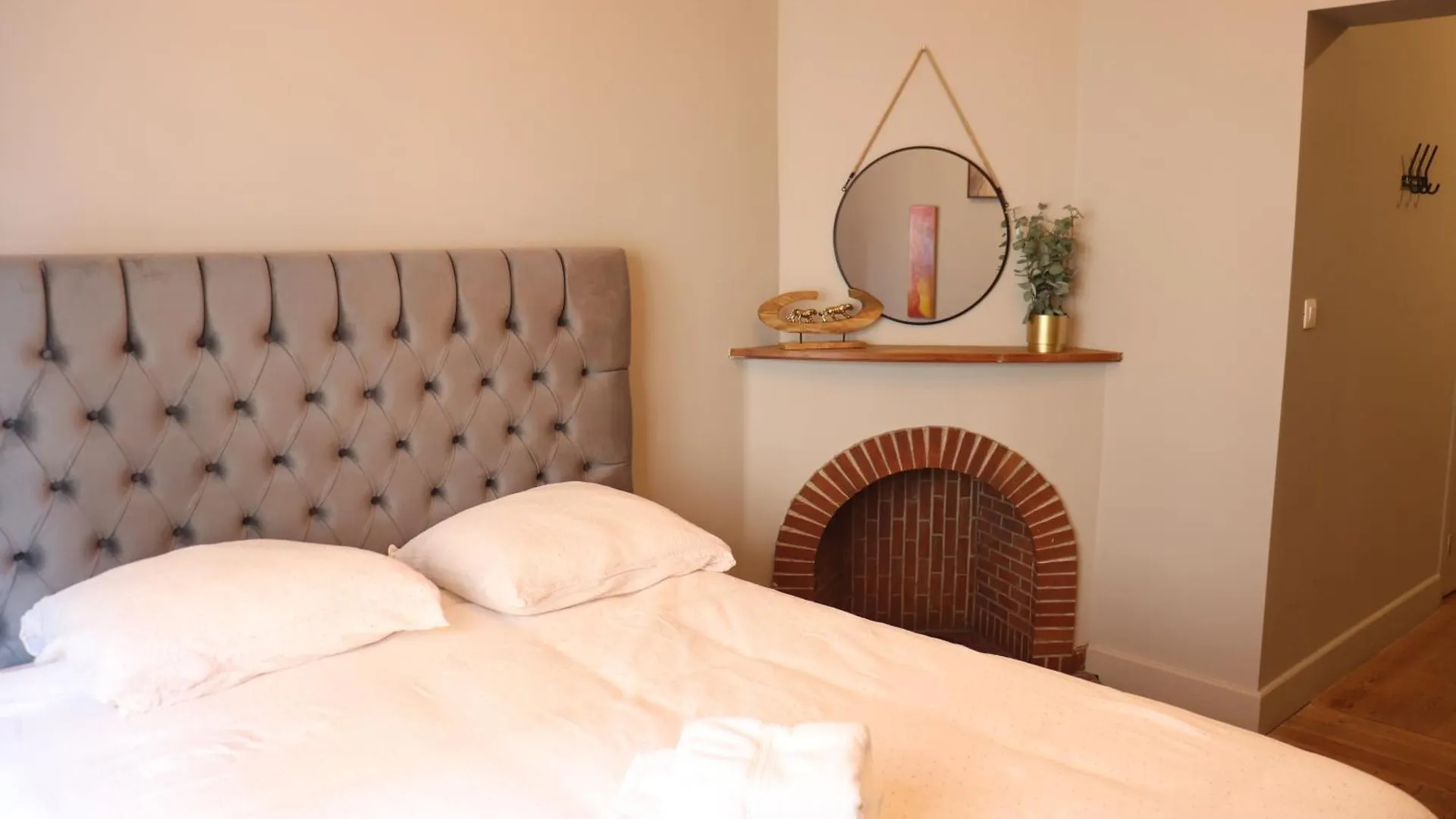 Cozy Room In The Heart Of Ghent I Apartman